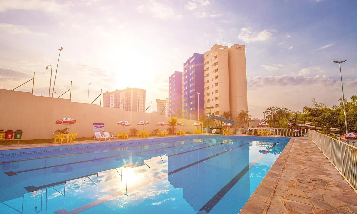 Golden Dolphin Express - Viva Ferias Apartamento Caldas Novas